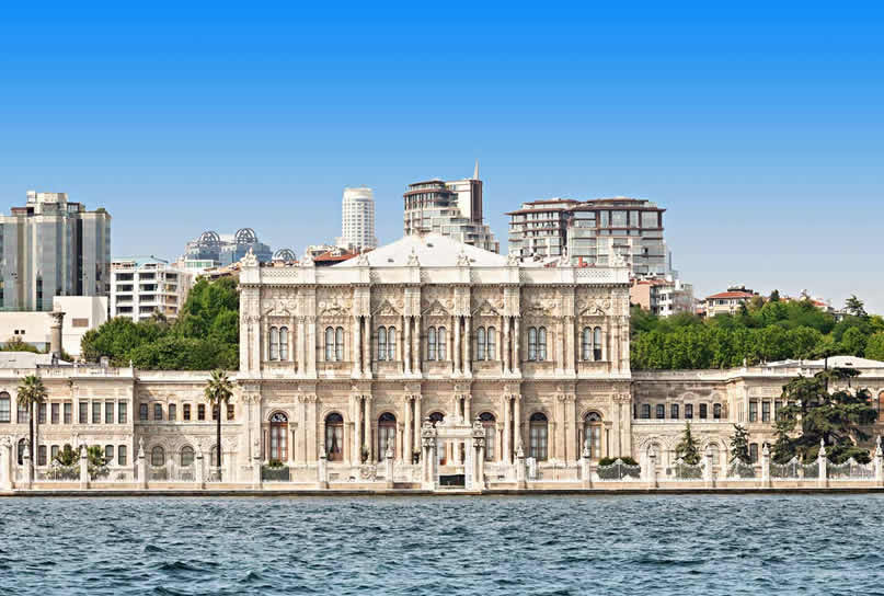 Dolmabahçe Sarayı